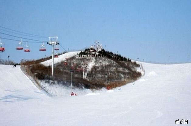 万龙八易滑雪场旅游简介